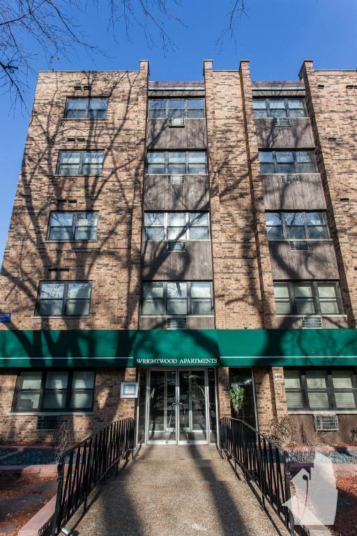 655 W Wrightwood Ave, Unit 505 in Chicago, IL - Building Photo - Building Photo