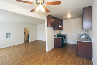 Windsor Apartments in San Gabriel, CA - Building Photo - Interior Photo