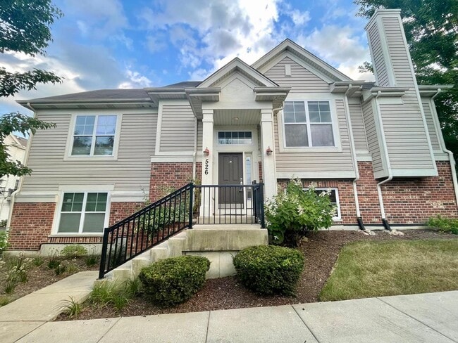 property at 526 Grosvenor Ln