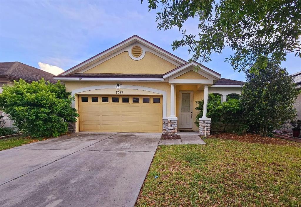 7347 Azalea Cove Cir in Azalea Park, FL - Building Photo