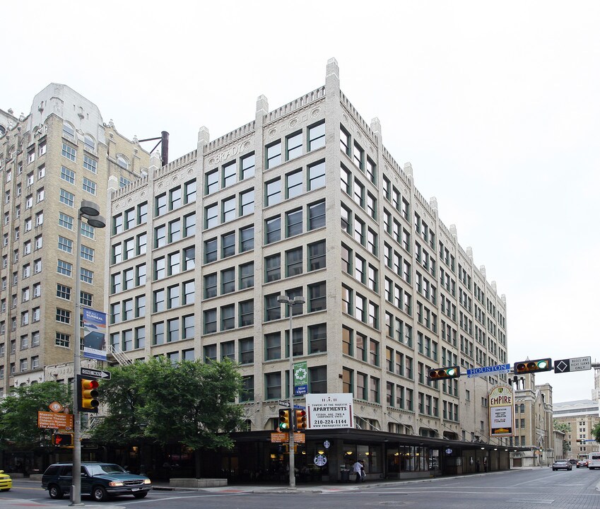 Brady Building in San Antonio, TX - Building Photo