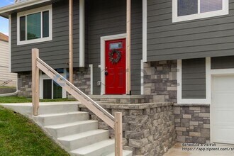 5323 P St in Omaha, NE - Foto de edificio - Building Photo