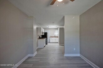 2036 W 11th St in Jacksonville, FL - Building Photo - Building Photo