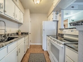 3535 NASA Road 1, Unit 82 in Seabrook, TX - Building Photo - Building Photo