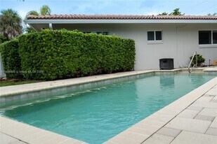 2841 NW 10th Ave in Wilton Manors, FL - Building Photo