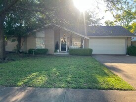 8507 Charing Cross Ln in Dallas, TX - Building Photo