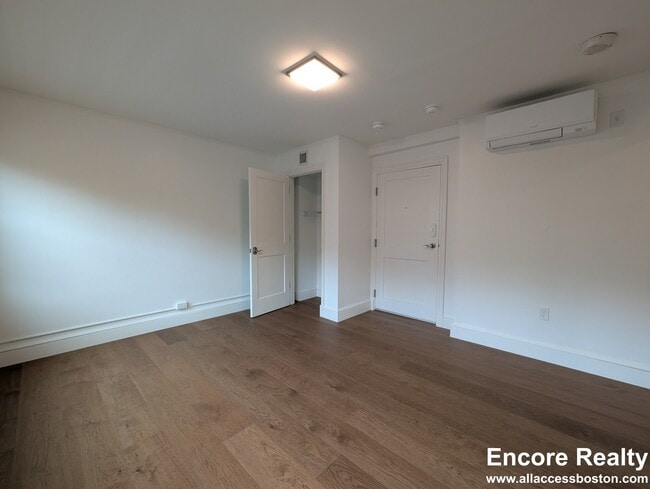 1200 Massachusetts Ave in Cambridge, MA - Building Photo - Building Photo