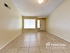 8519 N 55th Ave in Glendale, AZ - Building Photo - Building Photo