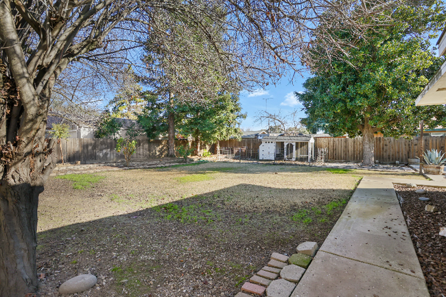 730 Walnut St in Oakdale, CA - Building Photo - Building Photo