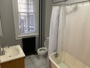 1827 Swann St NW, Unit 3 in Washington, DC - Building Photo - Building Photo