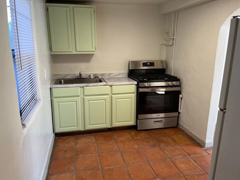 214 Princeton Dr SE-Unit -1/2 in Albuquerque, NM - Building Photo