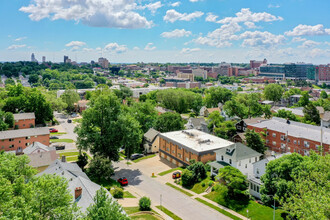 Wakeley Pointe Apartments in Omaha, NE - Building Photo - Building Photo