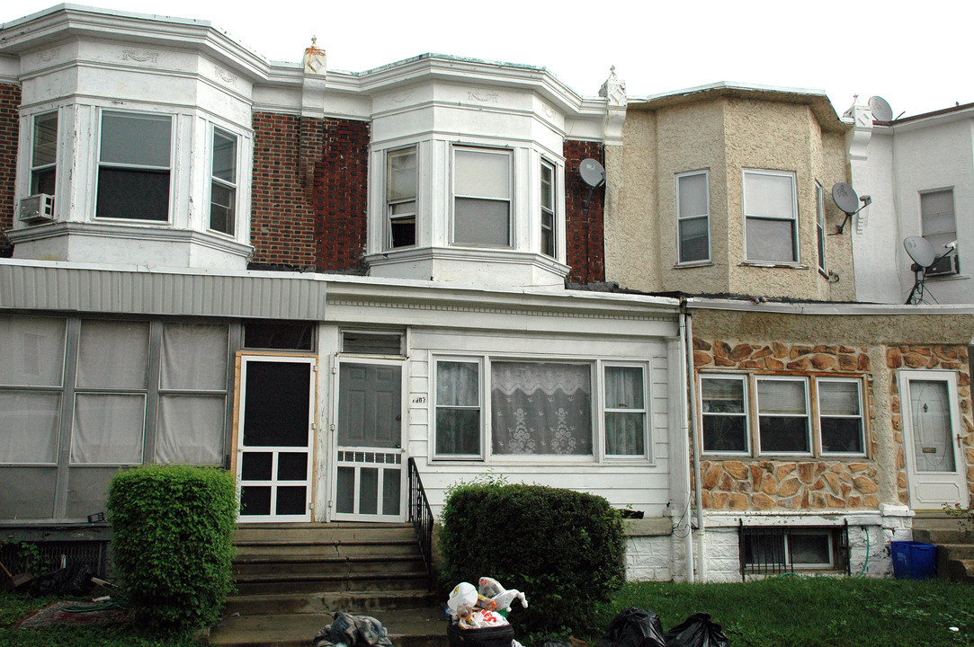 2007 S Salford St in Philadelphia, PA - Foto de edificio