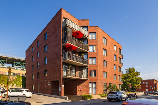 1955 René Lévesque Boul E in Montréal, QC - Building Photo - Building Photo