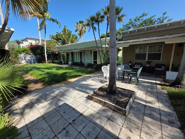 property at 809 NE 17th Ave