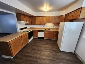 2103 Chautard Dr in Pueblo, CO - Building Photo - Building Photo