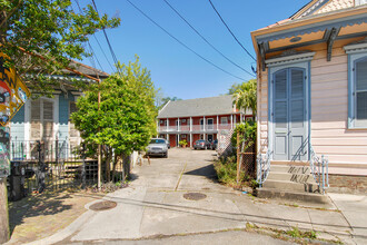 1713 Burgundy St in New Orleans, LA - Building Photo - Building Photo