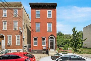 861 N 20th St, Unit 3 in Philadelphia, PA - Building Photo