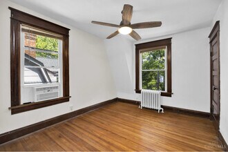 3033 Marshall Ave in Cincinnati, OH - Foto de edificio - Building Photo