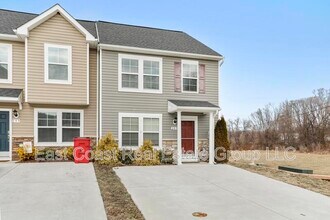 203 Ran Rue Drive in Martinsburg, WV - Building Photo - Building Photo