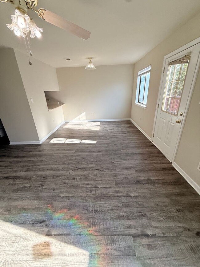 1319 Airport Dr in Tallahassee, FL - Building Photo - Building Photo