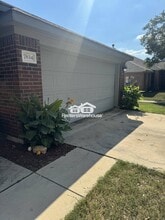 7834 Misty Moon in San Antonio, TX - Building Photo - Building Photo
