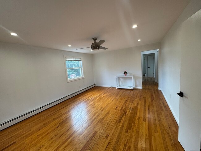 294 Robin St in Bridgeport, CT - Building Photo - Building Photo