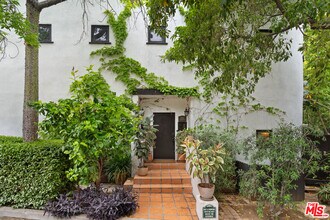 2065 Watsonia Terrace in Los Angeles, CA - Building Photo - Building Photo