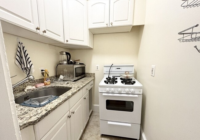 property at 39 Hemenway St