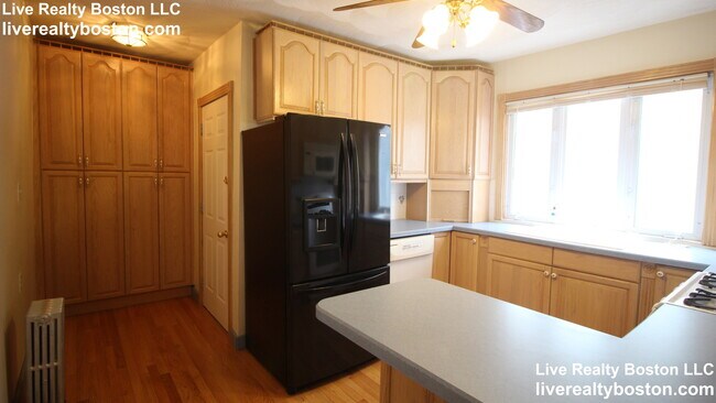 96 Conwell Ave in Somerville, MA - Building Photo - Building Photo