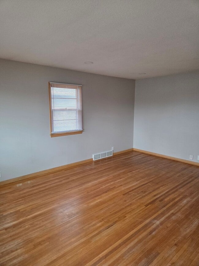 4844 Hickory St in Omaha, NE - Building Photo - Building Photo