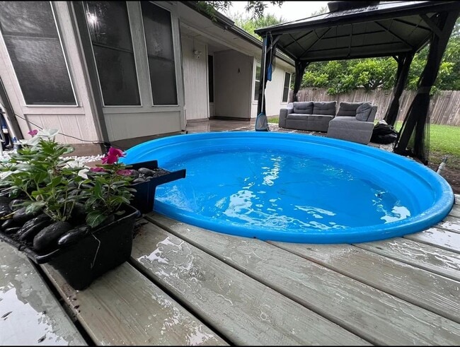 property at 221 Dashelle Run