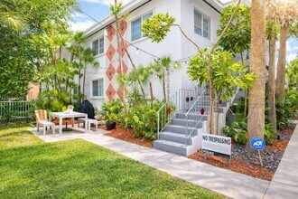 1333 15th St in Miami Beach, FL - Building Photo - Building Photo
