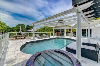 1720 Spring Creek Dr in Sarasota, FL - Building Photo - Building Photo