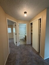 888 Evergreen Ave in Hollister, MO - Building Photo - Building Photo