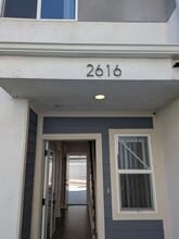 2614 Chariton St, Unit 2616 in Los Angeles, CA - Building Photo - Building Photo