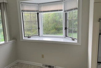 245 Greenview Dr, Unit 245 Private Suite in Aurora, OH - Building Photo - Building Photo