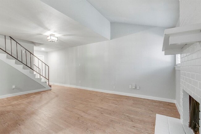 2414 Burleson Ct in Austin, TX - Building Photo - Building Photo