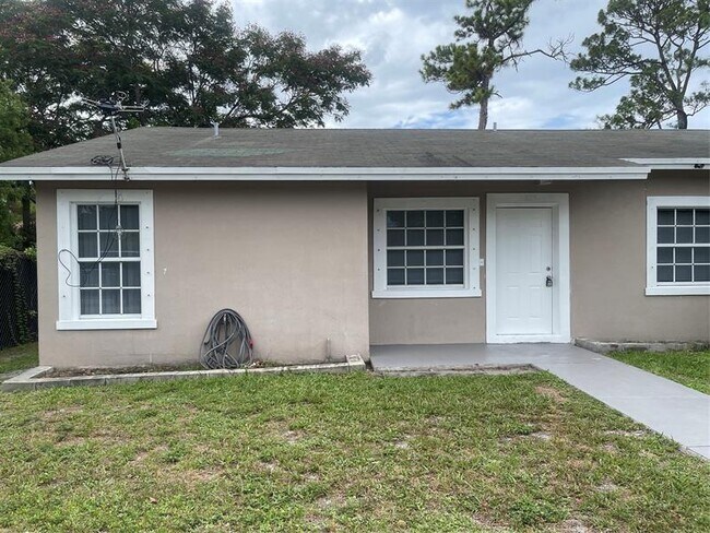 property at 2225 Laura Ln