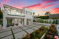 213 N Palm Dr in Beverly Hills, CA - Foto de edificio - Building Photo