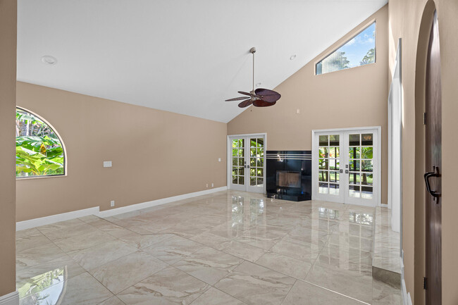 22545 Meridiana Dr in Boca Raton, FL - Foto de edificio - Building Photo