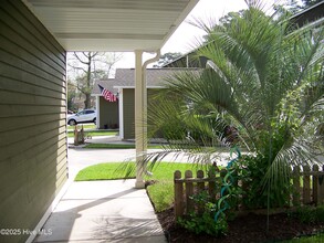 702 Cedarwood Village in Morehead City, NC - Building Photo - Building Photo
