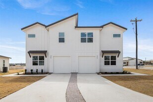 304 East Dr in Georgetown, TX - Building Photo