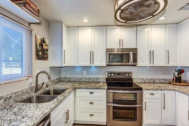 4730 W Northern Ave in Glendale, AZ - Building Photo - Building Photo