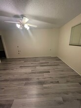 1071 Edgewood Ave S in Jacksonville, FL - Foto de edificio - Building Photo