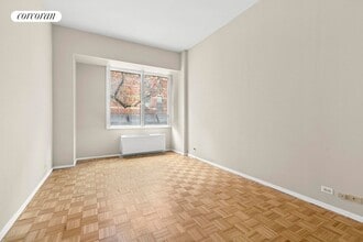 393 W 49th St in New York, NY - Building Photo - Building Photo