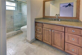 4952 N Hemingway Cir in Margate, FL - Building Photo - Building Photo