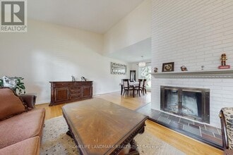 173 Dunwoody Dr in Oakville, ON - Building Photo - Building Photo