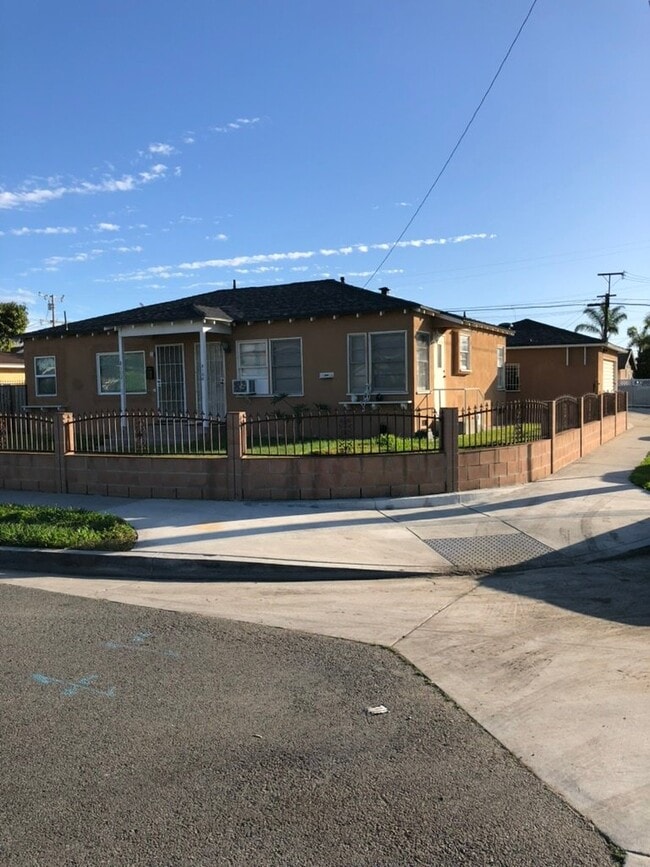 8102 McKinley Ave, Unit 8102 McKinley Ave