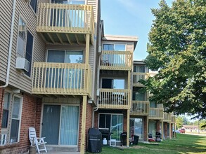 Lakeview Village in Sheboygan, WI - Foto de edificio - Building Photo